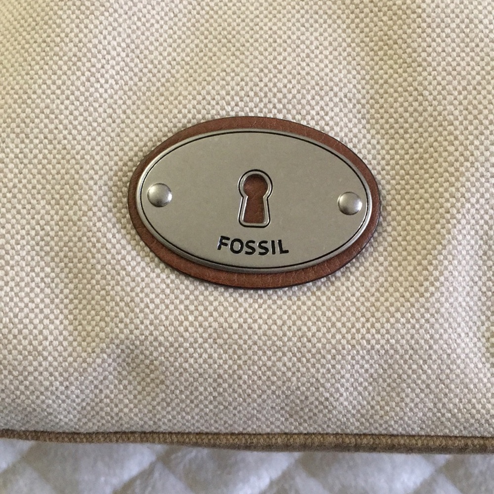 FOSSIL Purse - Picture 3 of 16